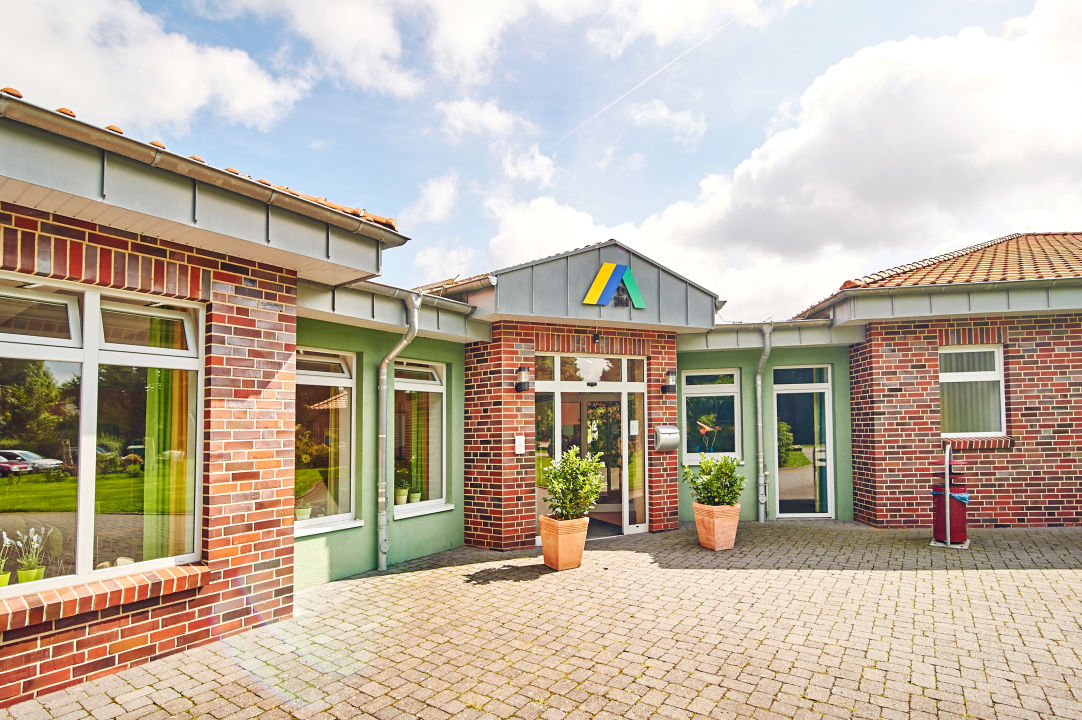 "Außenansicht" DJH Jugendherberge Jever (Jever) • HolidayCheck