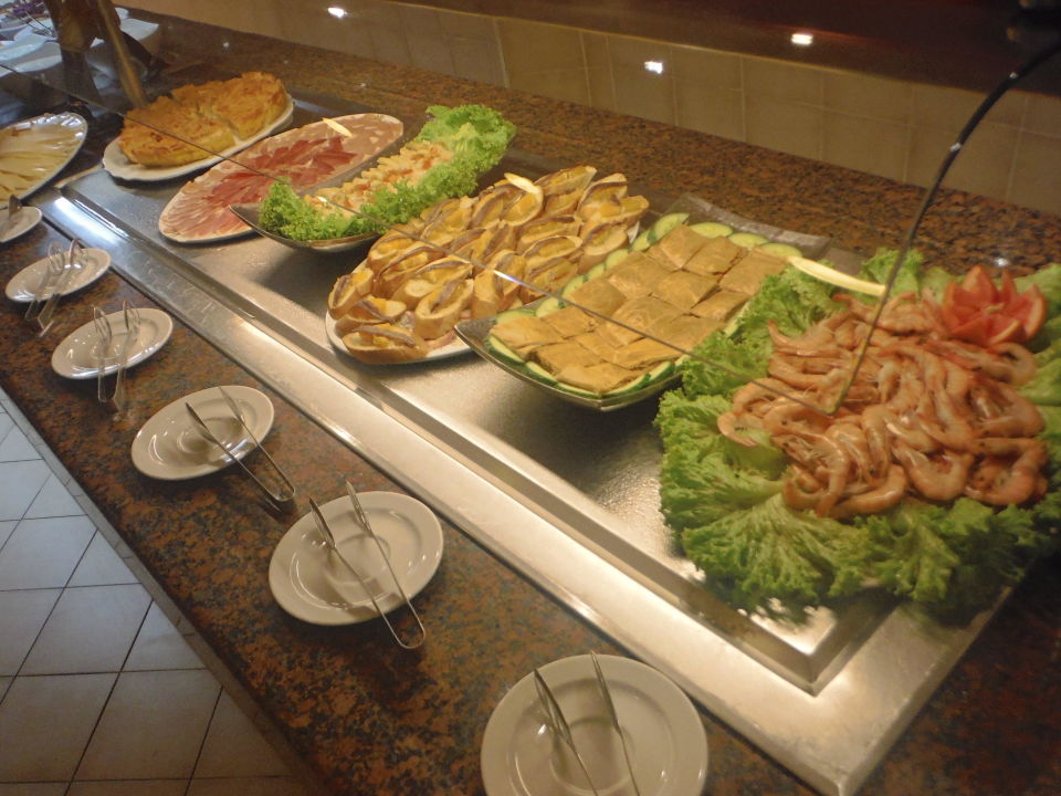 "Super Buffet mit viel Auswahl" SBH Crystal Beach Hotel & Suites