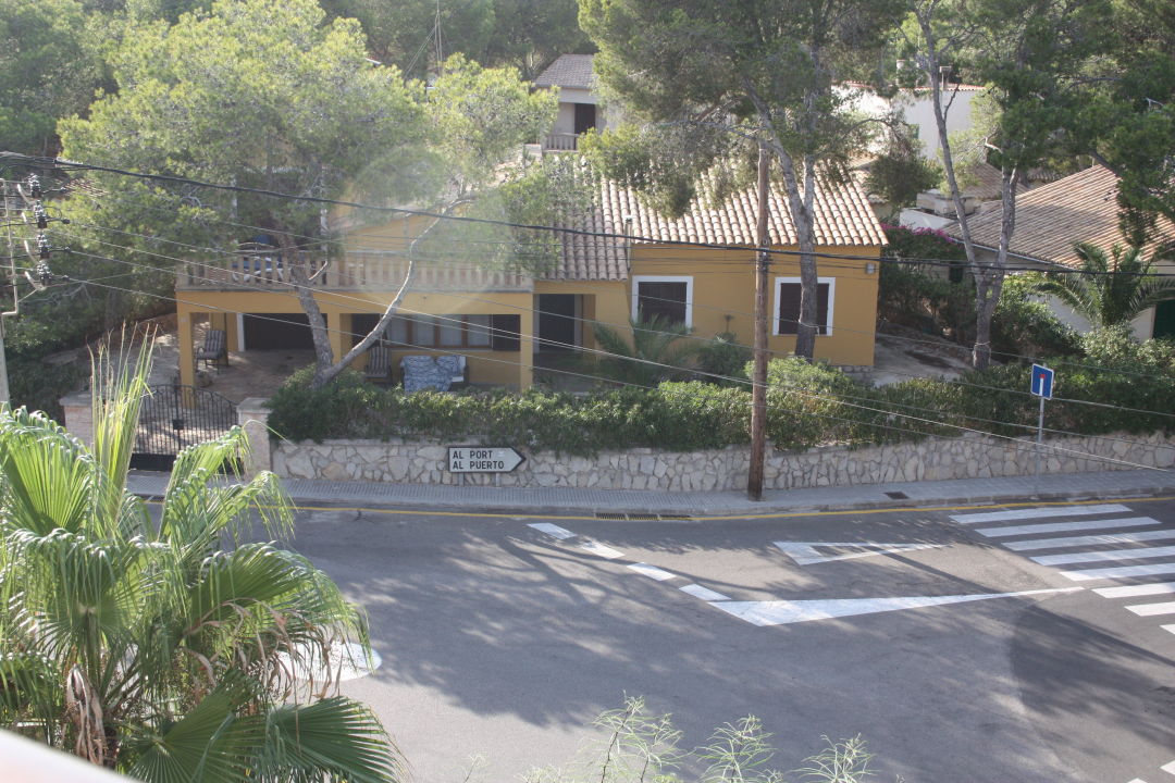  Blick auf die Stra  enkreuzung  Petit Hostal Ventura  Cala Figuera