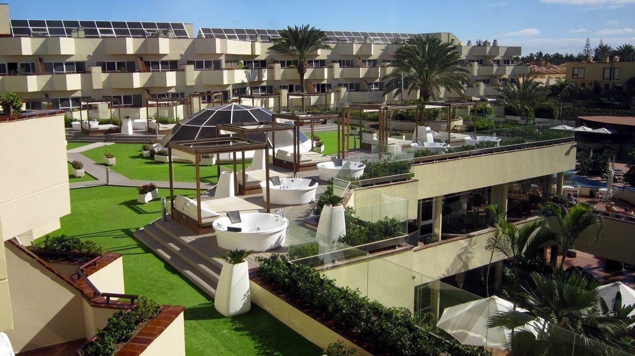 "Private hot tubs for wellness rooms" Hotel Barceló Corralejo Bay