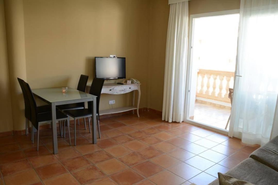 wohnzimmer ohne sofa:Bild “Wohnzimmer ohne Couch” zu Aparthotel La Pergola in Port d wohnzimmer ohne sofa:Bild “Wohnzimmer ohne Couch” zu Aparthotel La Pergola in Port d