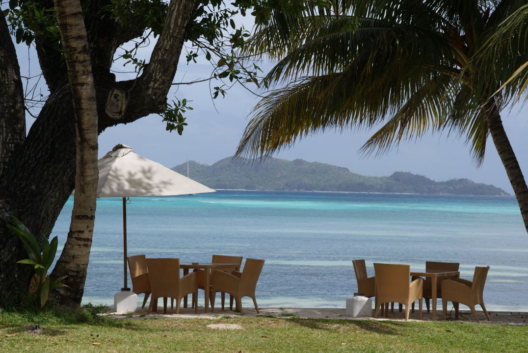 "Frühstück am Strand" Hotel L'Archipel (Anse la Blague ...