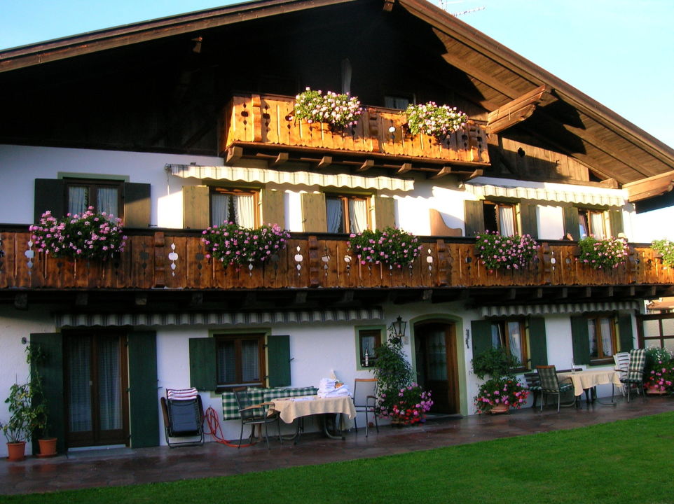 Blick Vom Garten Aud Den Balkon Gastehaus Geiger Grainau