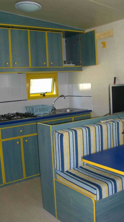 Mobilheim Elle Wohnraum Kuche Camping Pino Mare Lignano