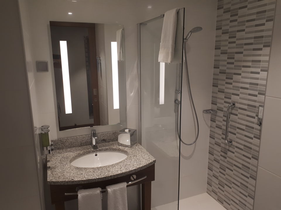 "Zimmer" Hampton by Hilton Oswiecim (Oświęcim) • HolidayCheck