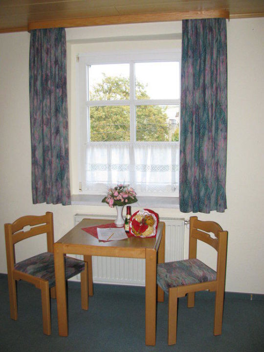 Sektflasche Laut Arrangemnt Auf Dem Zimmer Gewesen Hotel Grunes Gericht Neuhausen Holidaycheck Sachsen Deutschland