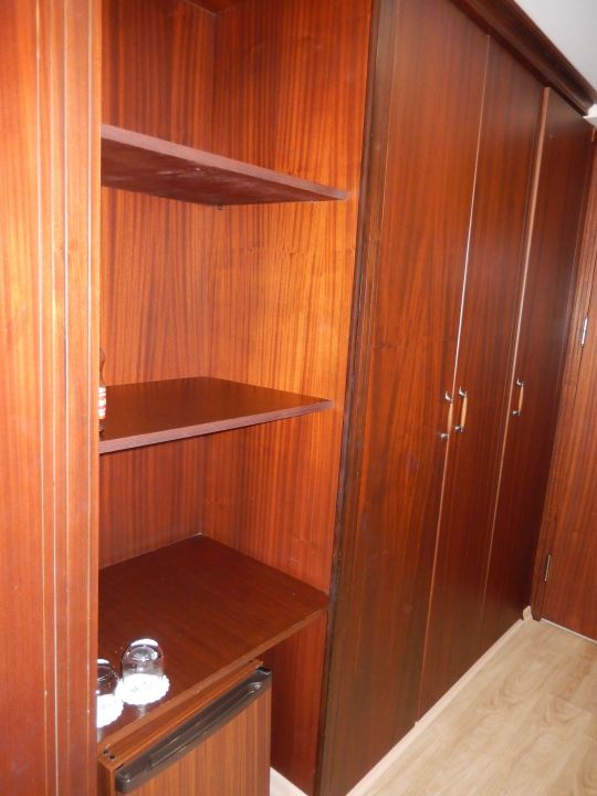 "Schrank, Minibar" Royal Atlantis Beach Hotel (Side - Gündogdu
