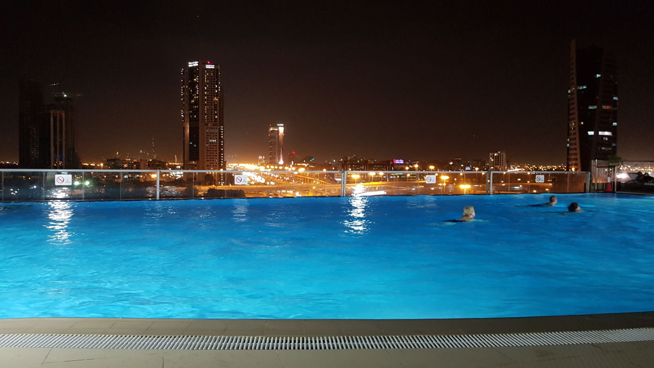 "Pool" Two Seasons Hotel & Apartments (Dubai) • HolidayCheck (Dubai