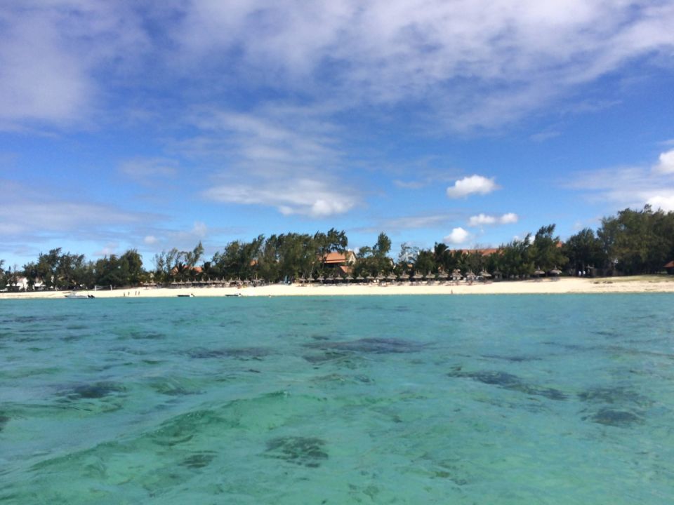 Aussicht Vom Kostenlosen Tretboot Maritim Crystals Beach Hotel Mauritius Belle Mare Holidaycheck Mauritius Ostkuste Mauritius