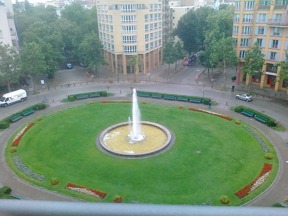 "Blick vom Balkon auf den Prager Platz" Hyperion Hotel Berlin (Berlin