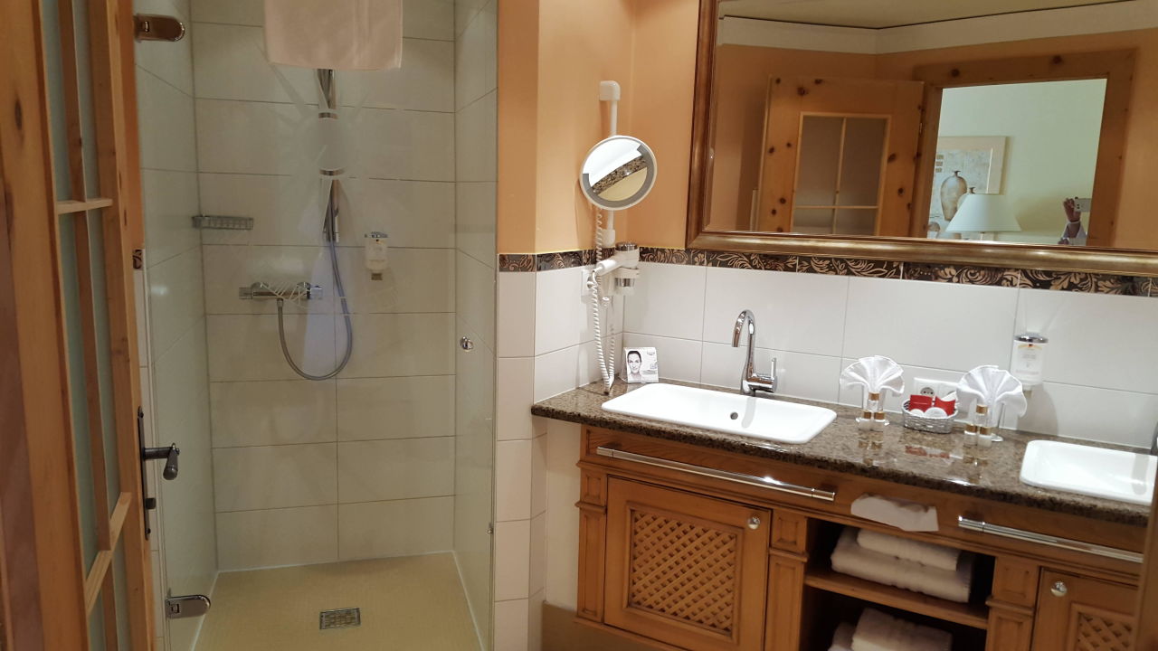 "Badezimmer" Wellnesshotel Jagdhof (Röhrnbach ...
