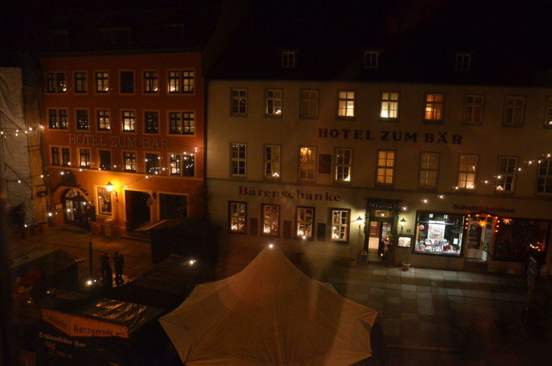 "Ausblick von der Suite auf den Weihnachtsmarkt" Hotel Zum Bär
