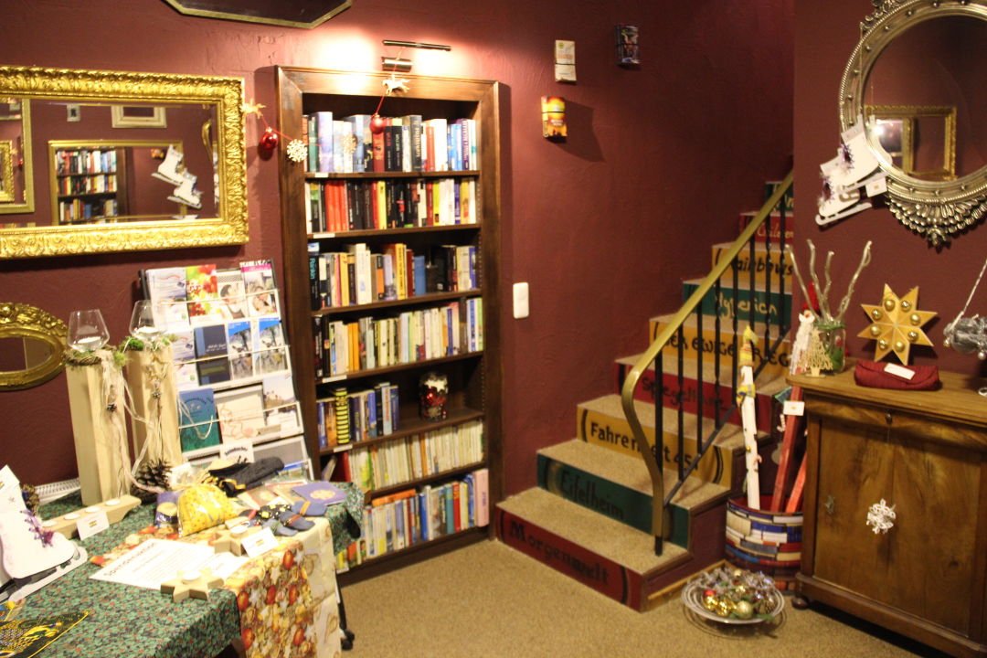 Eintauchen In Die Welt Der Bucher Hotel Hinter Den Spiegeln Heimbach Eifel Holidaycheck Nordrhein Westfalen Deutschland