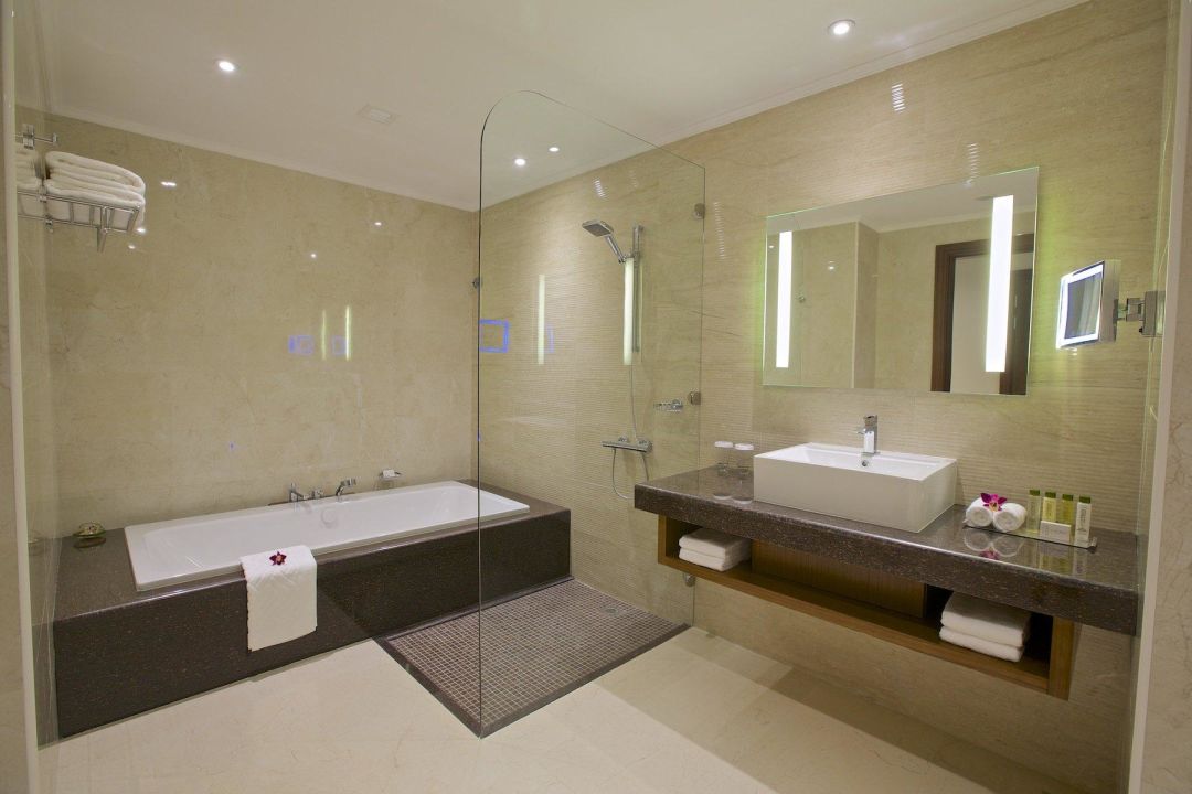 "Deluxe Room Bathroom" DoubleTree by Hilton Resort & Spa Marjan Island