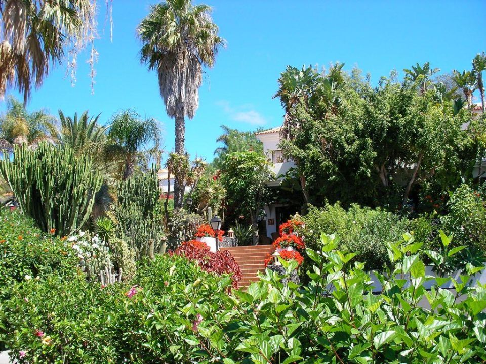 "Gartenanlage mit Blick zur Rezeption" Hotel La Palma Jardin (El Paso