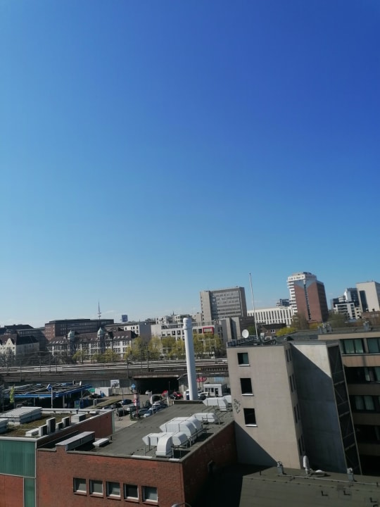 Ausblick Holiday Inn - the niu, Yen Hamburg City