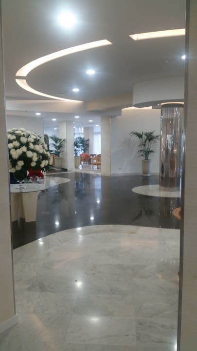 Lobby Bull Escorial & Spa