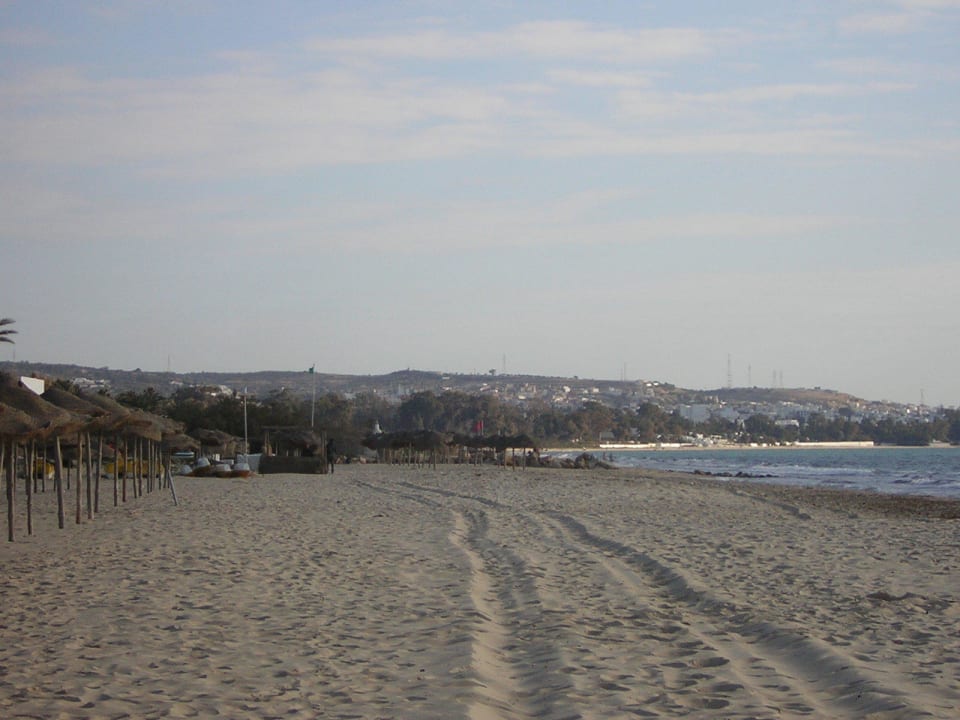Auch im Winter gepflegter Strand Steigenberger Marhaba Thalasso Hammamet
