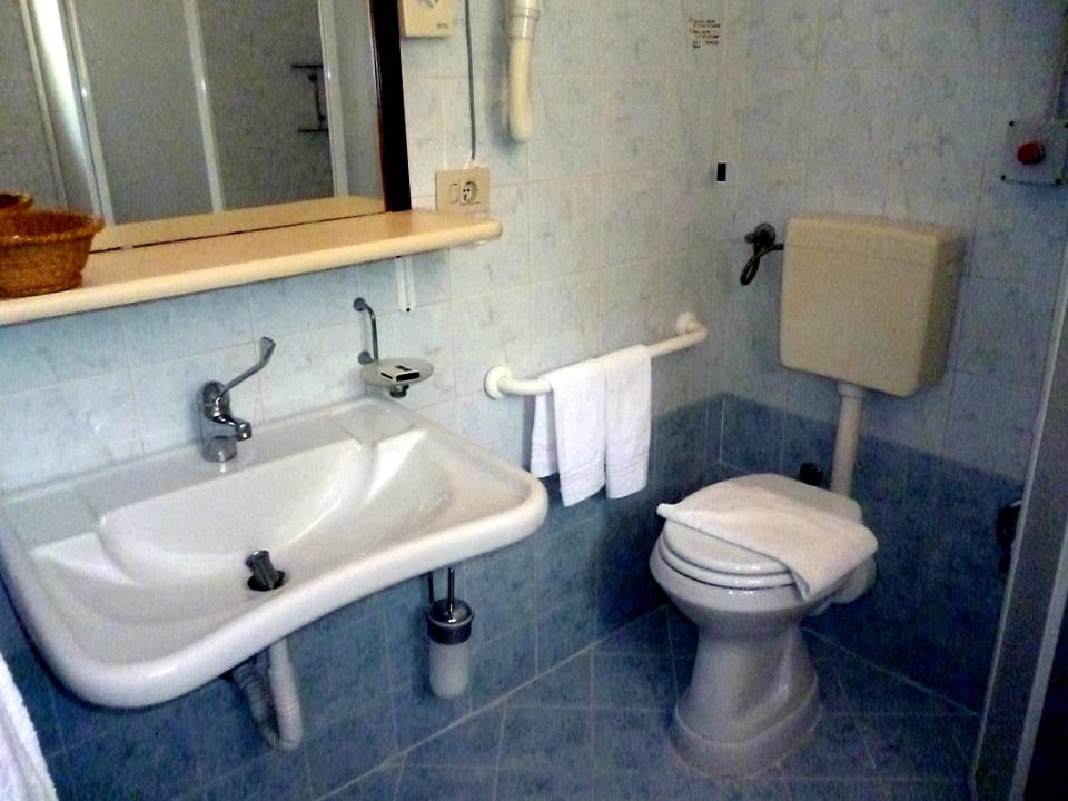 Einfaches Bad Hotel Il Pietreto