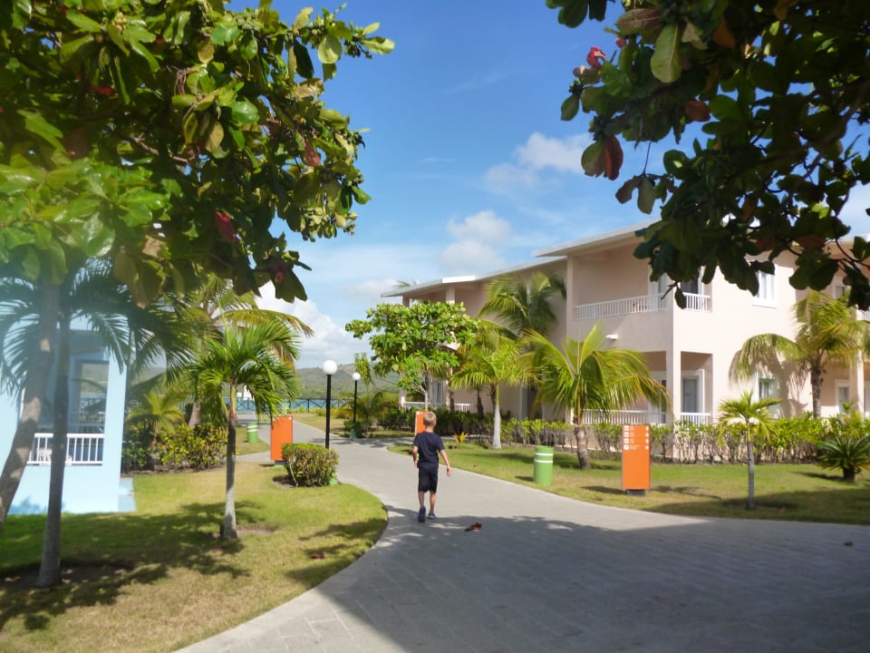 Weg zu unserem Haus Senator Puerto Plata Hotel