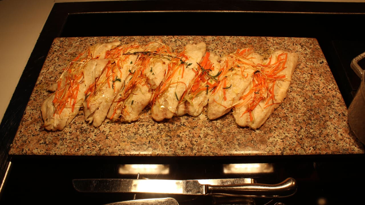 Büffet im Olea The St. Regis Saadiyat Island Resort, Abu Dhabi