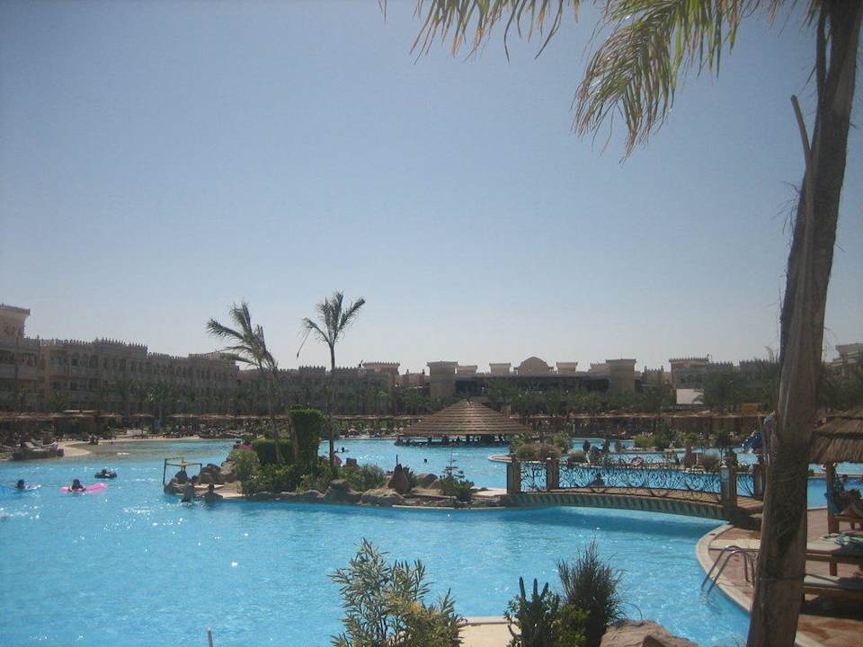 Pool mit Poolbar Pickalbatros Palace Resort