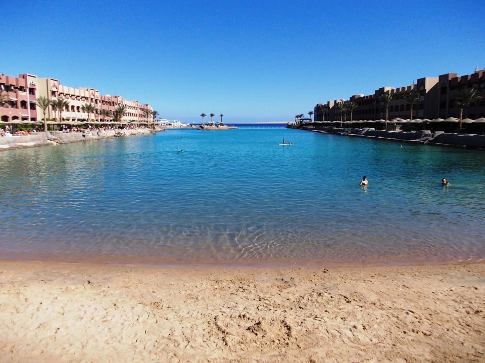 Na plaży Sunny Days El Palacio Resort & Spa