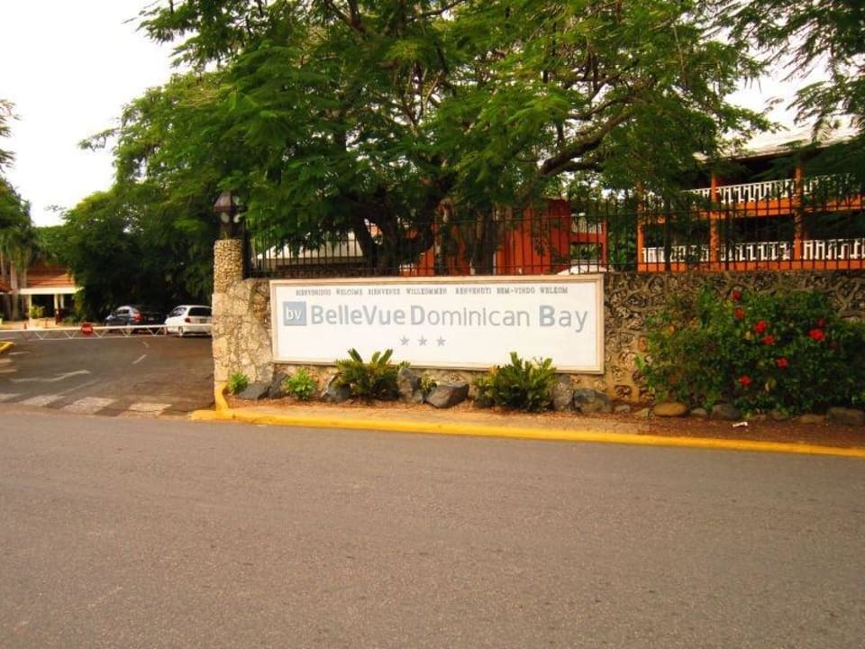 Eingang BelleVue Dominican Bay