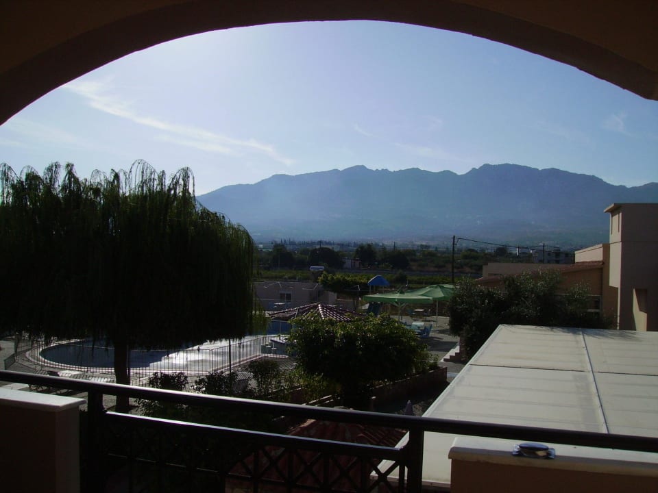 Ausblick von Zimmer 127 und 128 Ilios K Village Resort