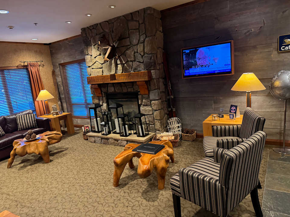 Lobby Hotel Pemberton Valley Lodge