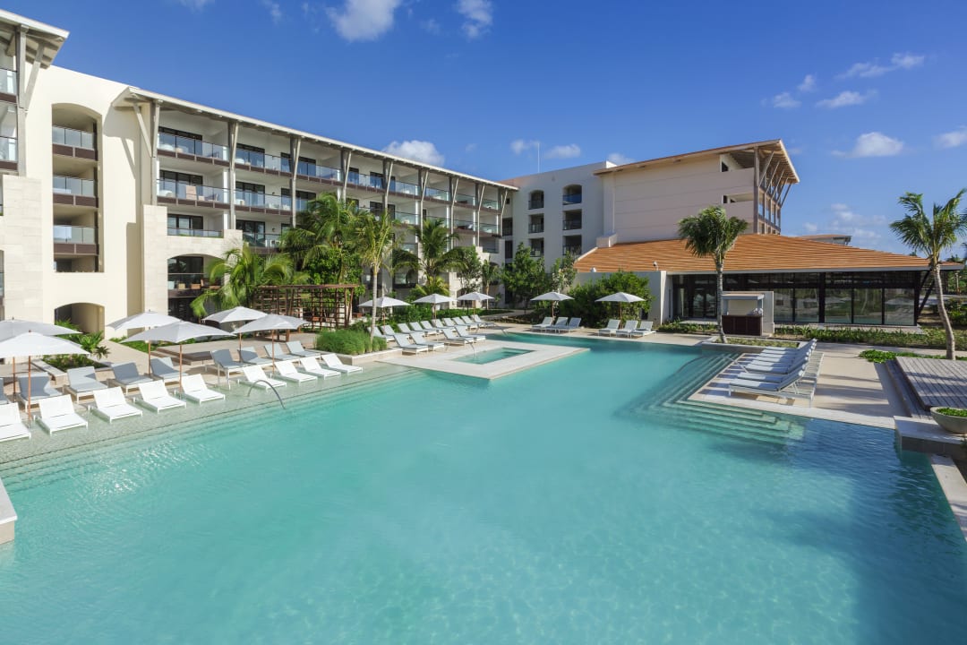 Pool Unico 20°87° Hotel Riviera Maya