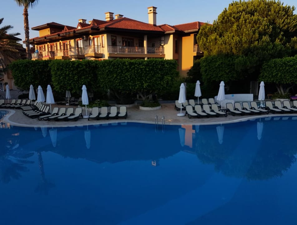 Pool Club Grand Side
