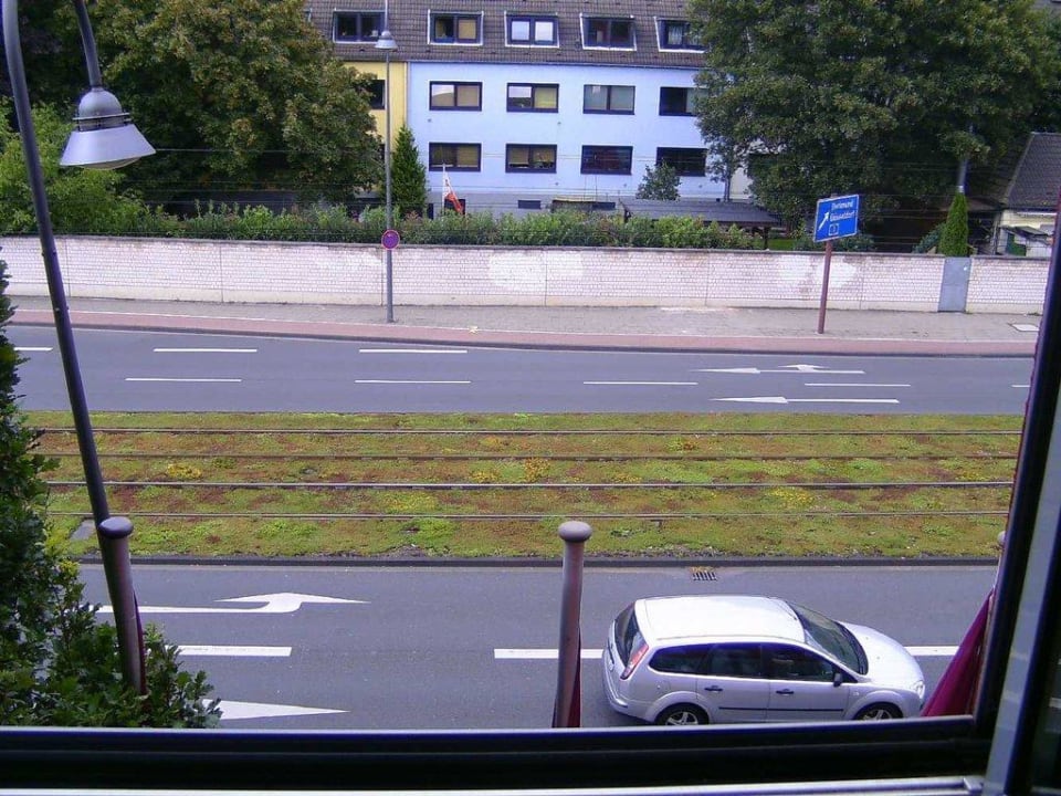 Ausblick auf Aachener Strasse Essential by Dorint Hotel Köln-Junkersdorf