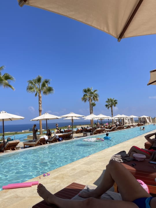 Pool The Royal Senses Resort, Curio Collection by Hilton