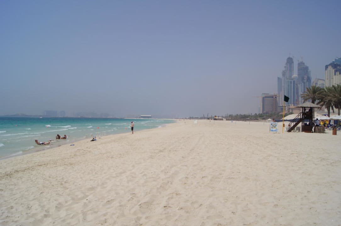 Strand Richtung Burj Al Arab Hilton Dubai Jumeirah