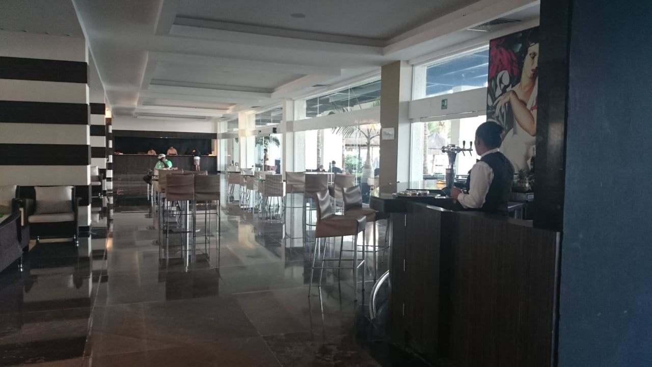 Bar mit Rezeption Dreams Sands Cancun Resort & Spa