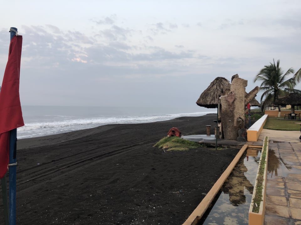 Strand Hotel Cayman Suites