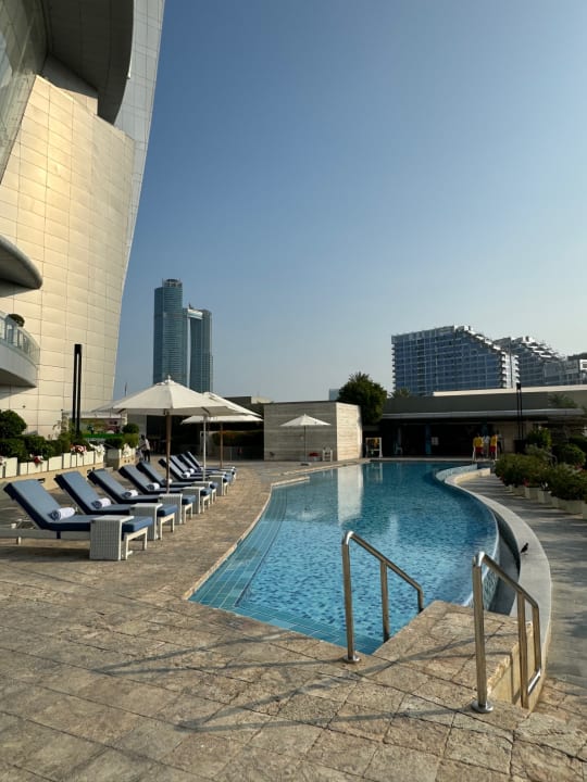 Pool Conrad Abu Dhabi Etihad Towers
