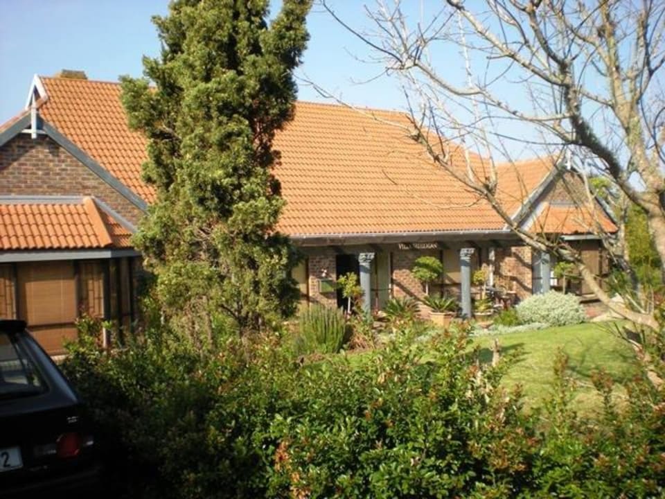 Vorderfront Guest House Villa Mulligan