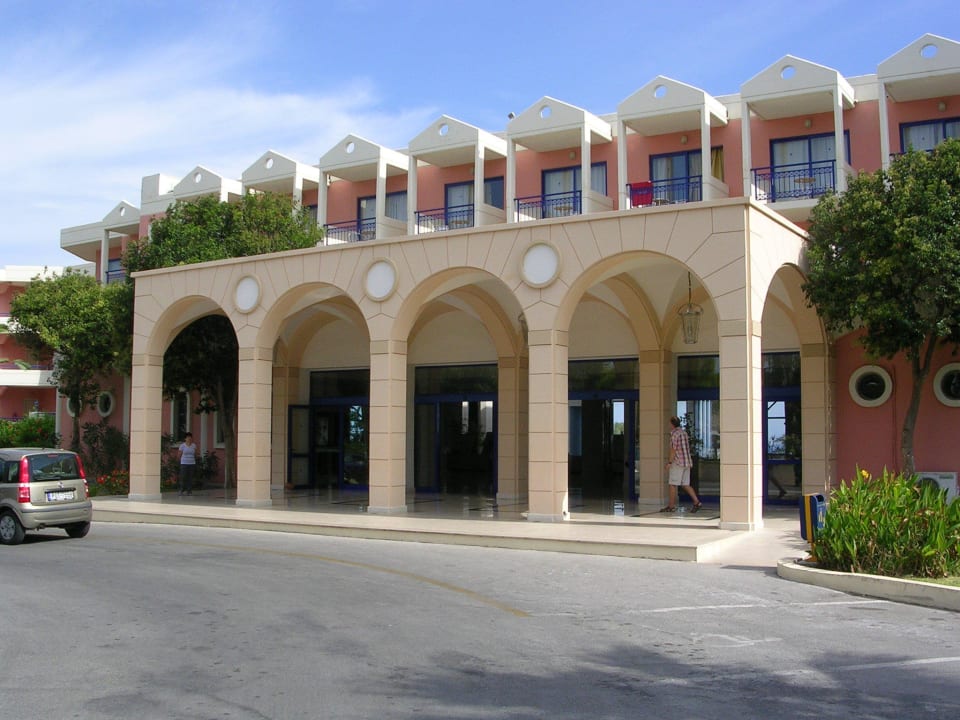 Eingang Kresten Palace Hotel