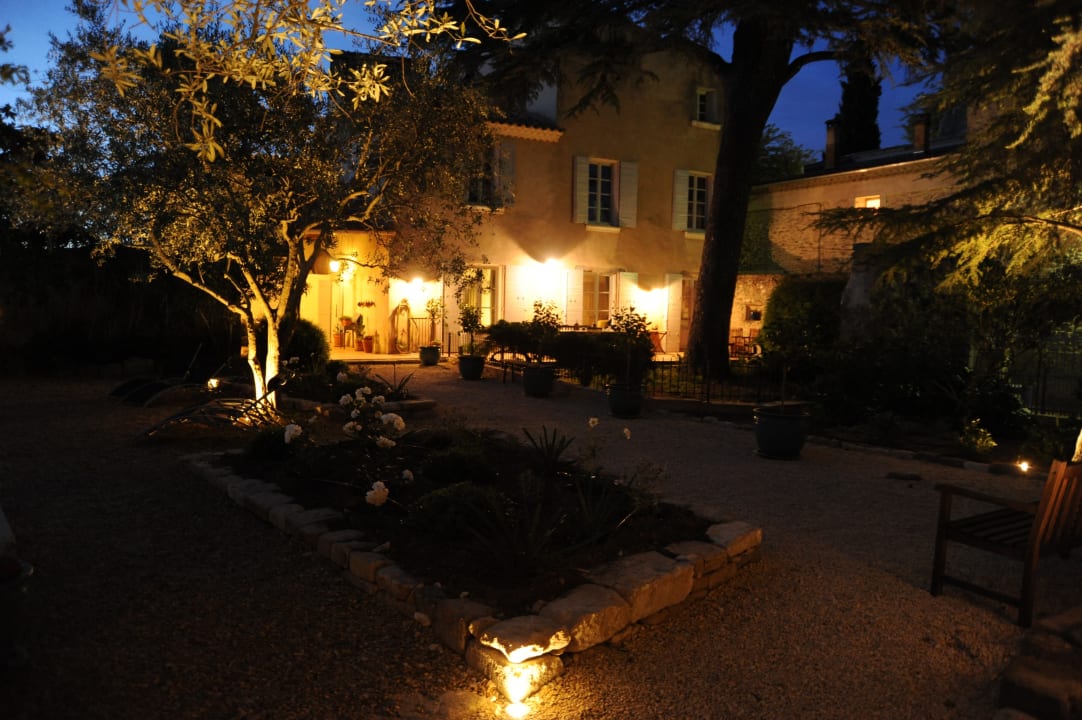 Außenansicht le Jardin de Mazan