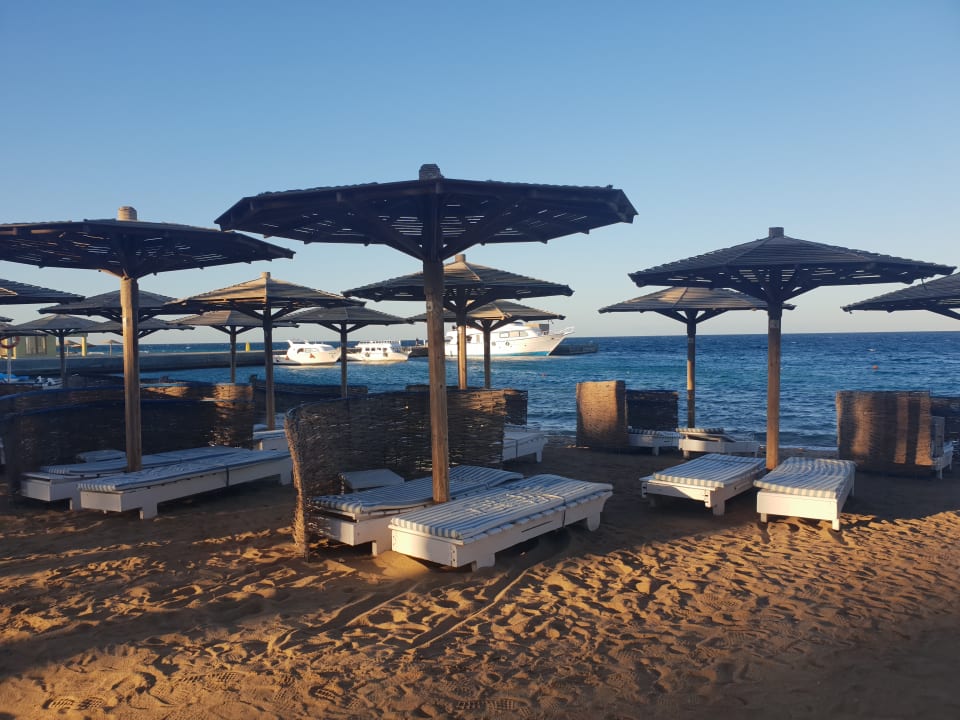 Strand Palm Beach Resort