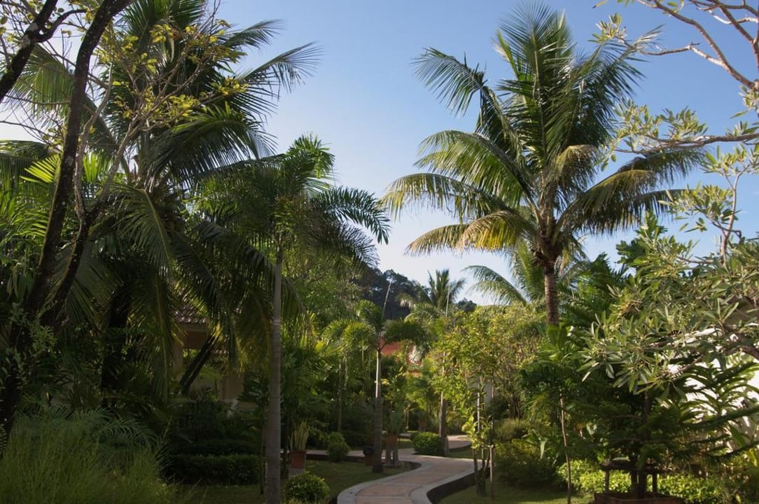 Weg durch das Resort Baan Khaolak Beach Resort