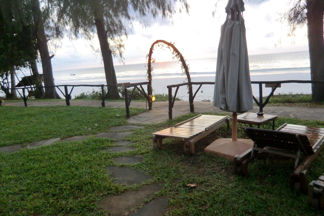 Direkt vorm Zimmer Nomad Beach Resort