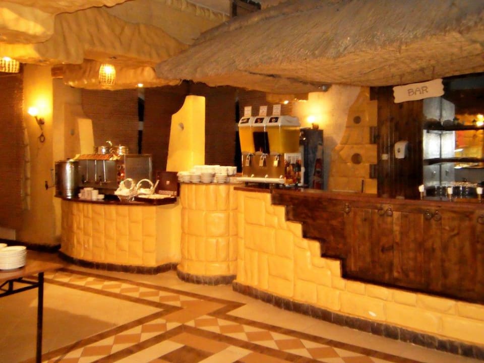 Bar vom Hauptrestaurant Pickalbatros Alf Leila Wa Leila Resort - Neverland Hurghada