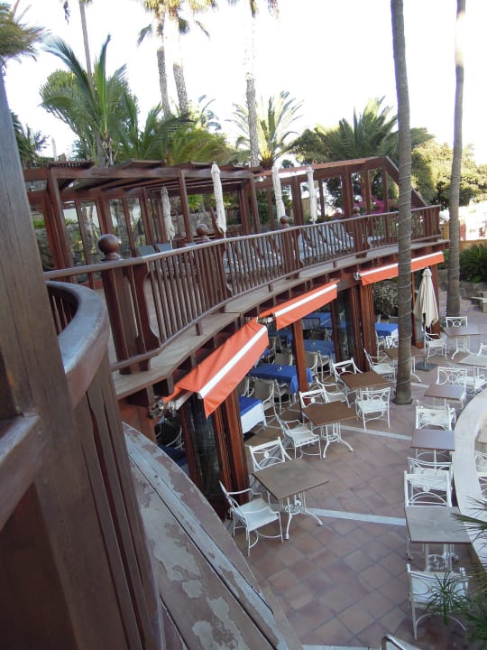 Direkt darunter das Restaurant für Mittagessen am  Corallium Dunamar by Lopesan Hotels