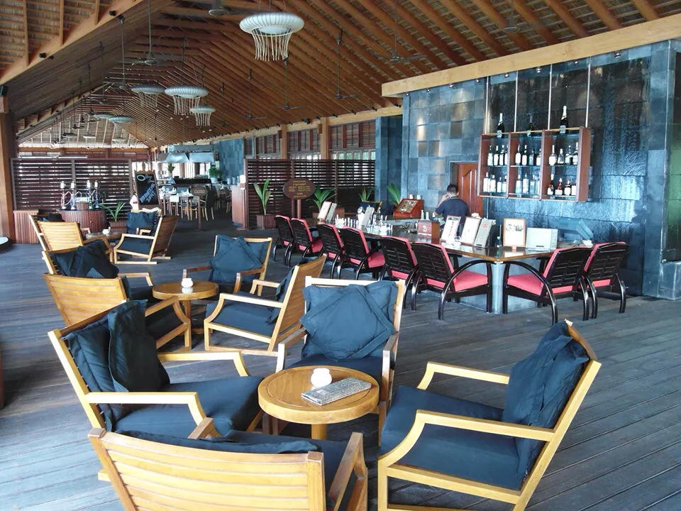 Bar Kuredu Island Resort & Spa