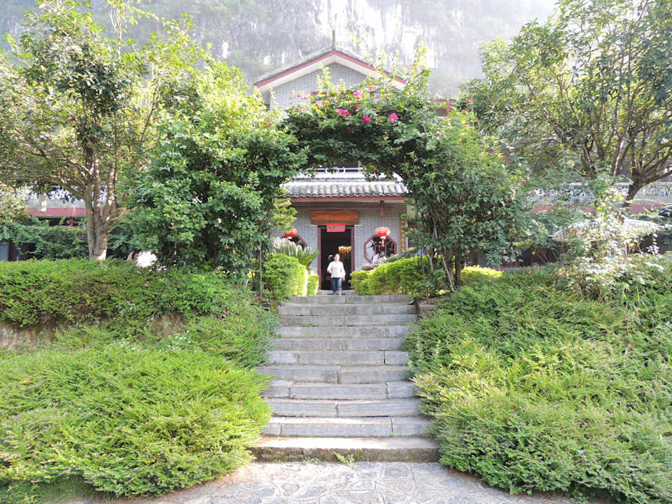 Weg vom Wasser zum Haupteingang Guesthouse Mountain View Retreat