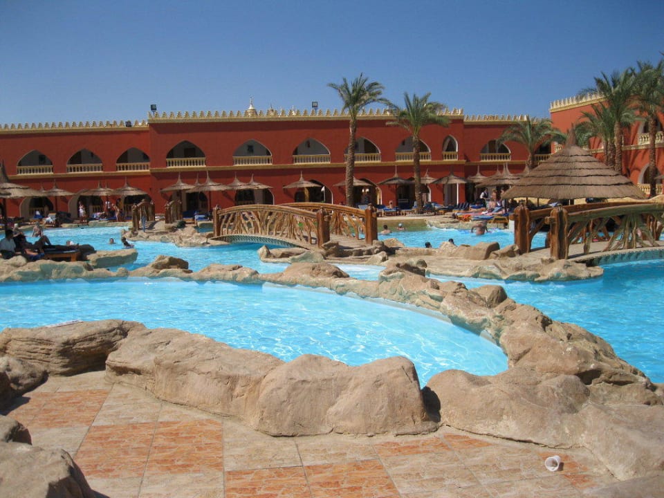 Активный бассейн Pickalbatros Alf Leila Wa Leila Resort - Neverland Hurghada