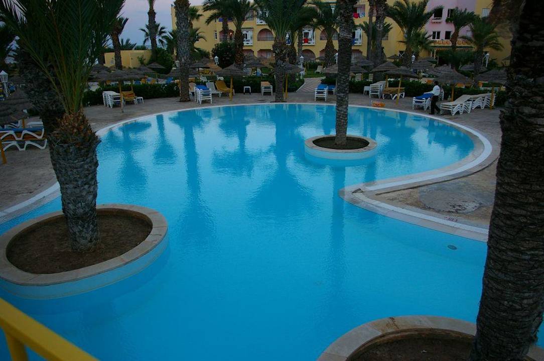 ein weiterer Teil der Poolanlage Houda Golf & Beach Club